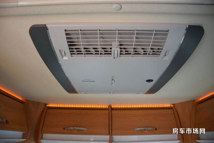 国六标准皮卡房车将上市,内部两张大床,四驱可选自动挡