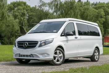 奔驰新威霆商务房车